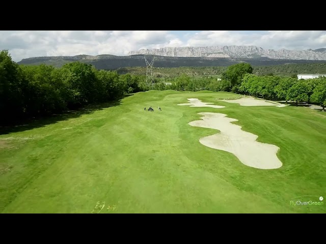 Château l’Arc Golf Club - drone aerial video - hole#01