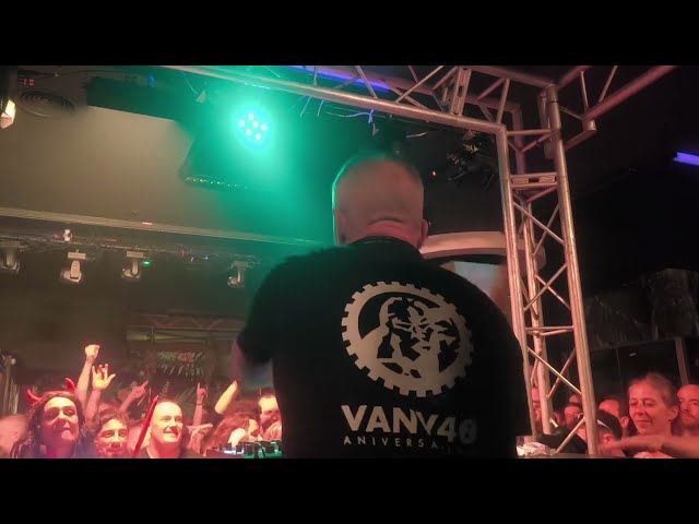 Pepo dj 40 aniversario van vas