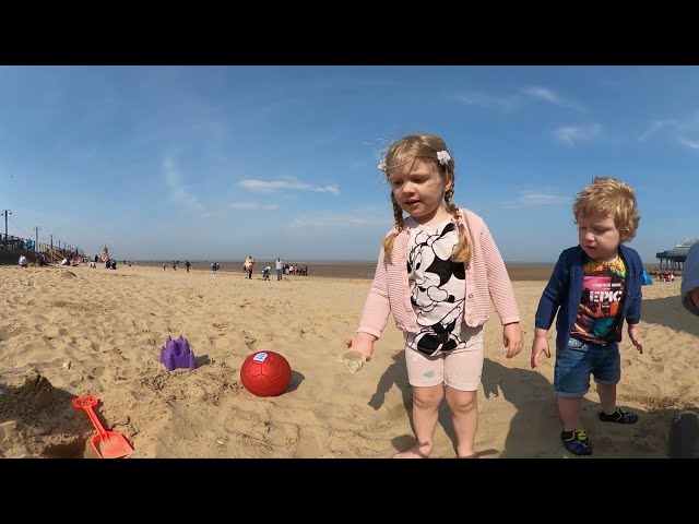 360 VR - Playing on Cleethorpes Beach