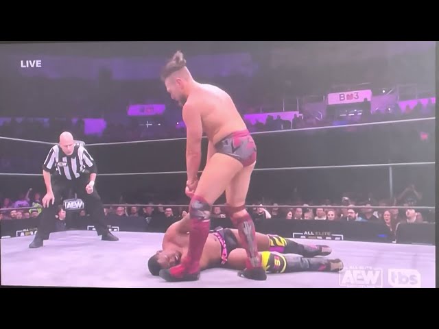 AEW Dynamite 16/02/2022 - Bryan Danielson beat Lee Moriarty in a sadistic way.