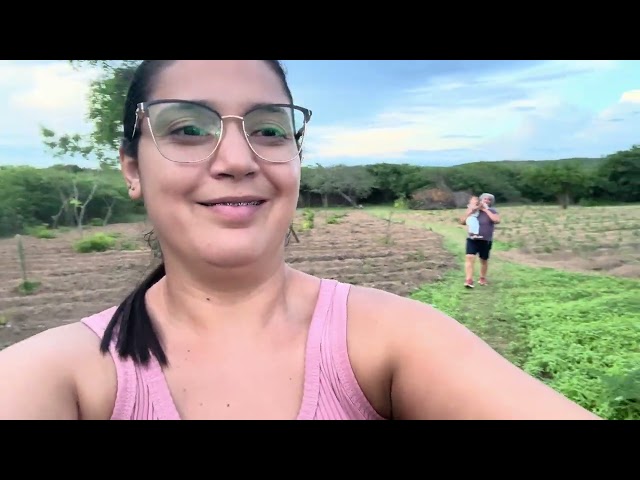 Depois de muitos dias a mãe veio ver como está a obra