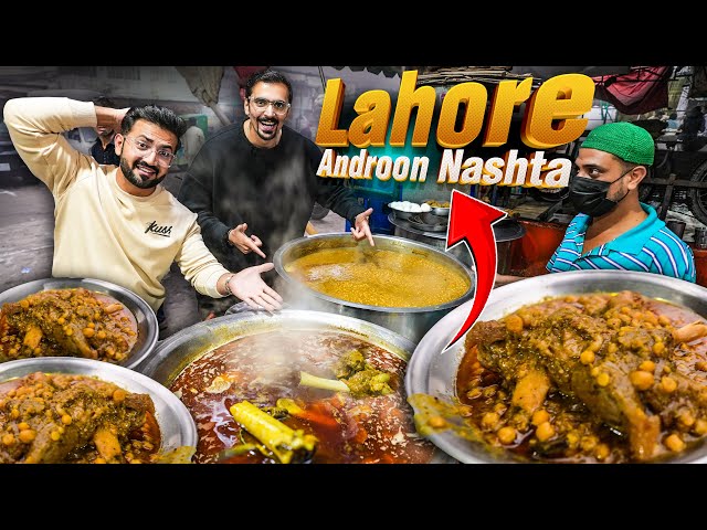 Androon Lahore Street Food Tour at Night | Lahori Nashta rat k 3 baje with @RanaHamzaSaifRHS