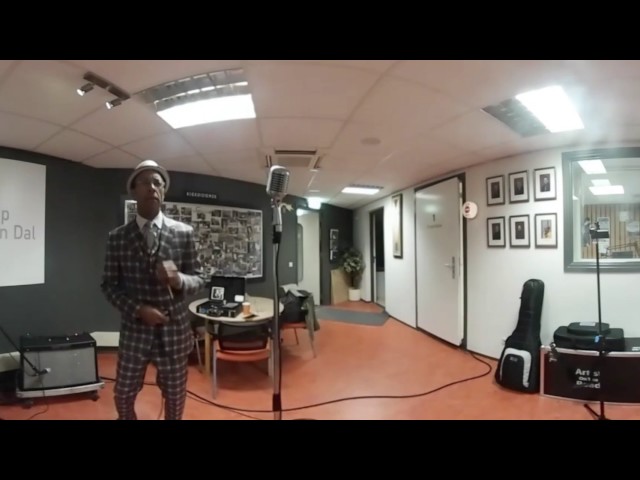 360 video - The Reverend Shawn Amos - Will you be  mine - live at Bluesmoose radio