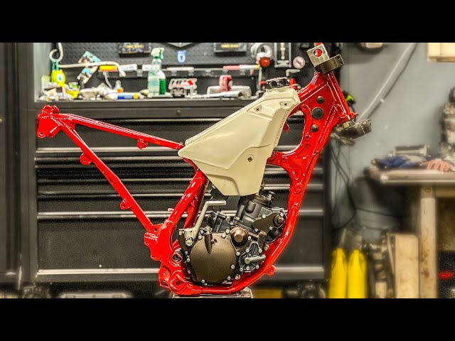 Building The Ultimate YZ125 || Putting The Engine In The Frame!