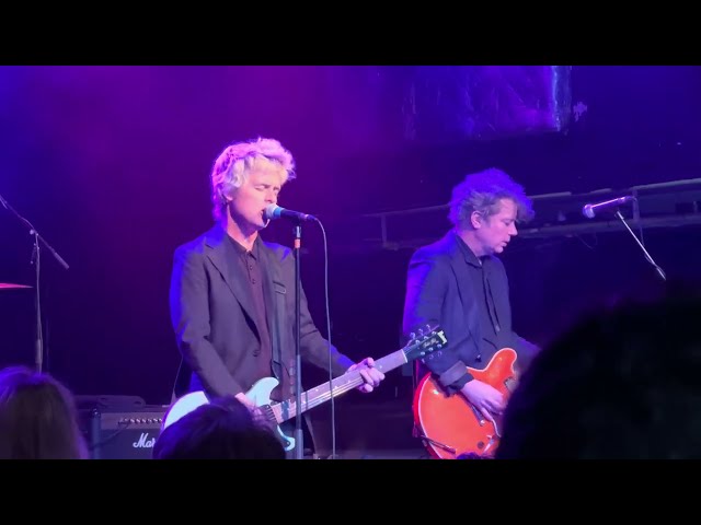 The Coverups - Ziggy Stardust & Suffragette City (O2 Academy Islington, London 2025)