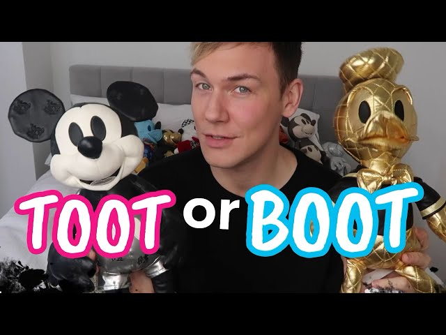 Toot or Boot? Mickey Mouse vs Donald Duck | Memories Plush Collection Review | Disney Store Shanghai