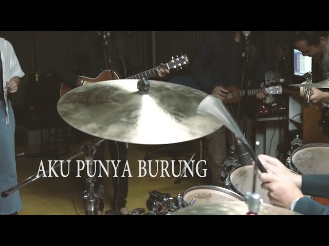 MAW & WANG - AKU PUNYA BURUNG ( LIVE AT NEBULAE )