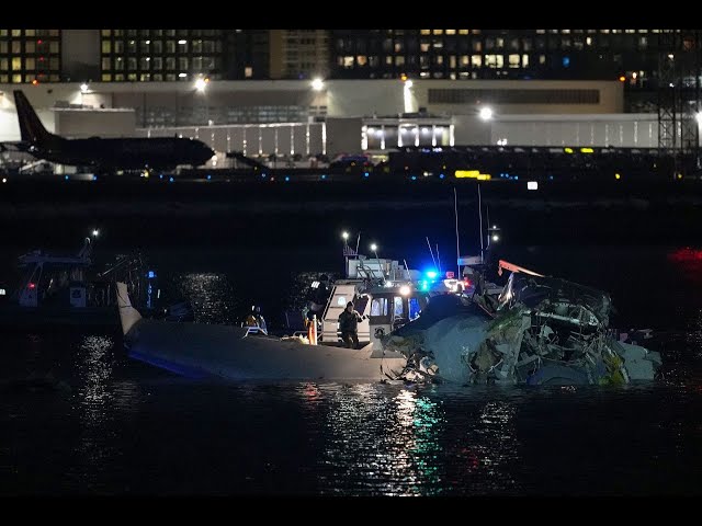 19 bodies recovered as divers search Potomac river after passenger plane, helicopter crash in DC