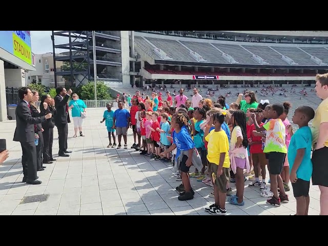 Horizons UGA students ‘Call the Dawgs’