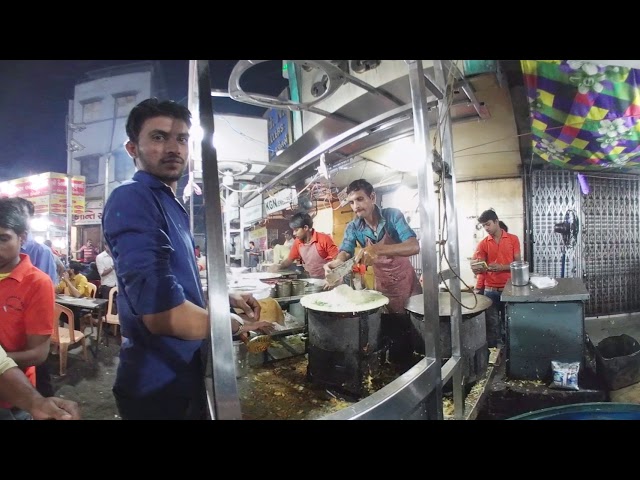 Manekchawk Ahmedabad street food market - making Dosa Gotalo in 360 degree format