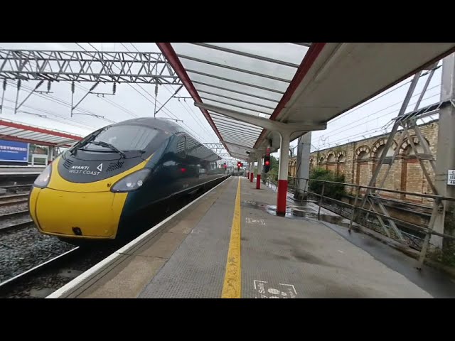 Pendolino Avanti train arriving in  platform 5 at Crewe on 2021-08-21 at 1626 in VR180