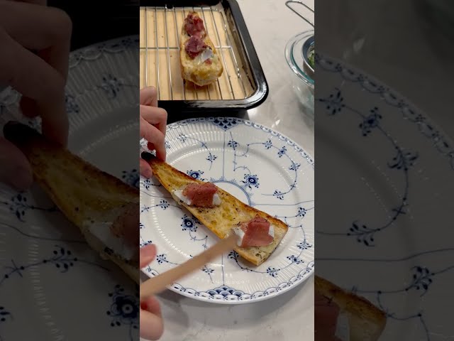 Prosciutto wrapped Brie toast + Another version  프로슈토로 감싼 브리치즈 토스트 +다른 버전"