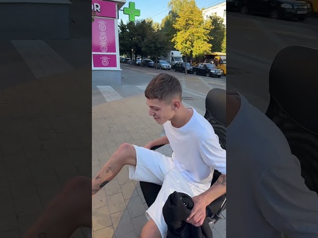 Чистка взуття на вулиці / Shoe shine on the street