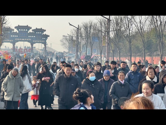 China Market: Street steaks are delicious and cheap, and you can eat a lot of grilled squid at once