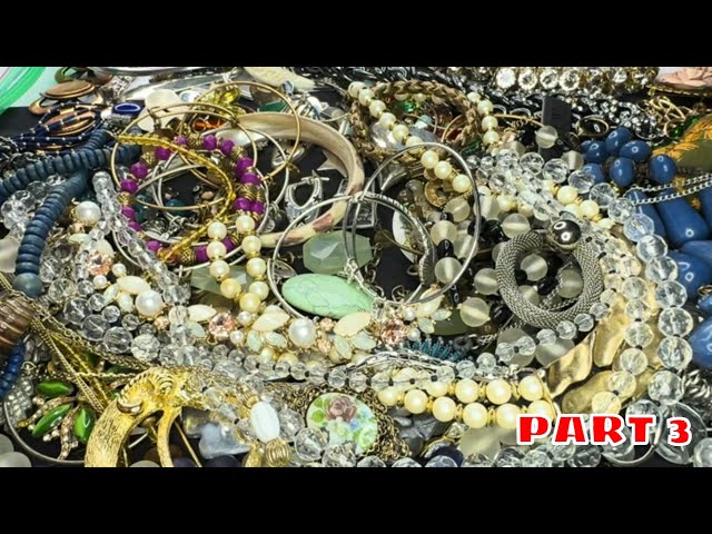 More Vintage Jewelry Treasure From Buying A Resellers Inventory!  PART 3