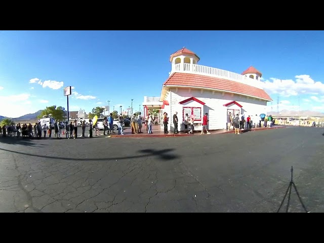 360 video of people waiting to buy Powerball tickets in Primm