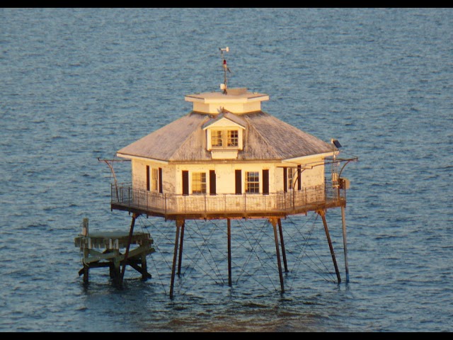 Middle Bay Lighthouse | Wikipedia audio article