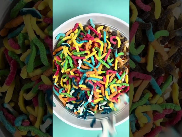 Another HUGE candy salad! How many candies do you think are in here? #candy #candyfunhouse