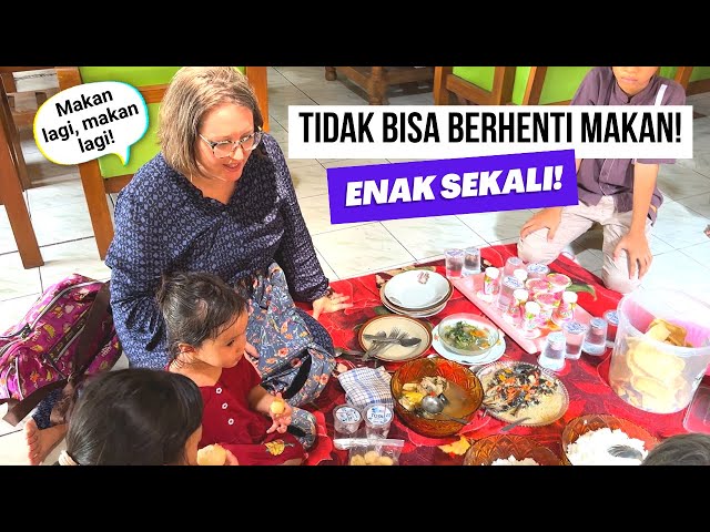 Makanan Seperti Ini Tidak Ada Di Australia - Istri Bule Senang Sekali! Lebaran di Rumah Bu Dhe Jawa