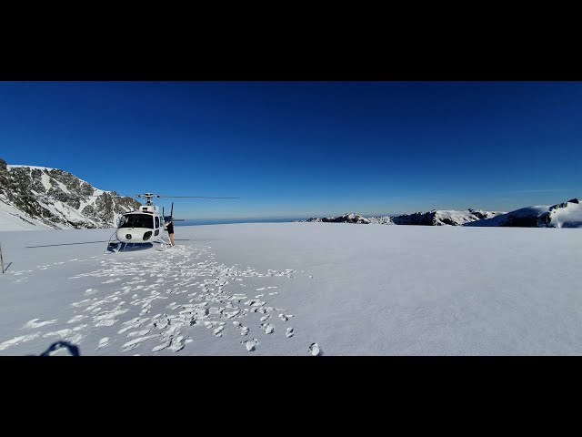 Helicopter landing Fox Gletscher New Zealand