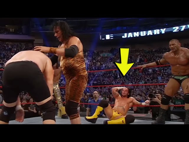 23 Minutes of the Most Hilarious WWE Royal Rumble Moments Ever