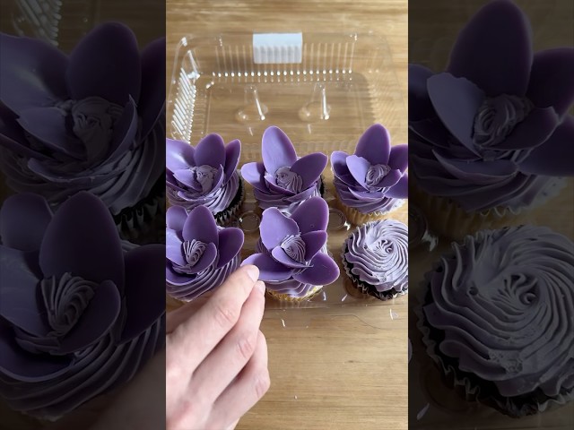 Chocolate Flower Cupcakes 🧁 #baking #cakedecorating