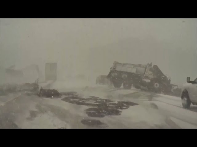 Interstate 41 snowy pileup in Wisconsin caught on camera | FOX6 News Milwaukee