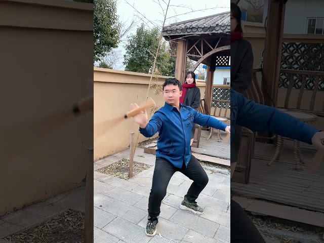 中国功夫：猛男展示传统功夫A tough guy demonstrates traditional Kung Fu#funny #功夫 #搞笑