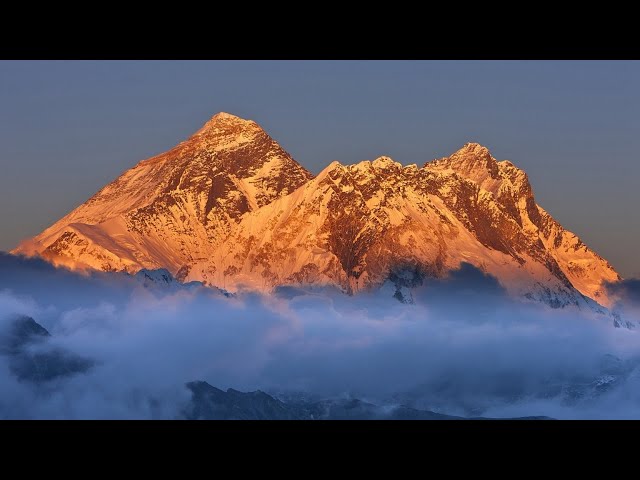 Live: 360-degree view of Mount Qomolangma