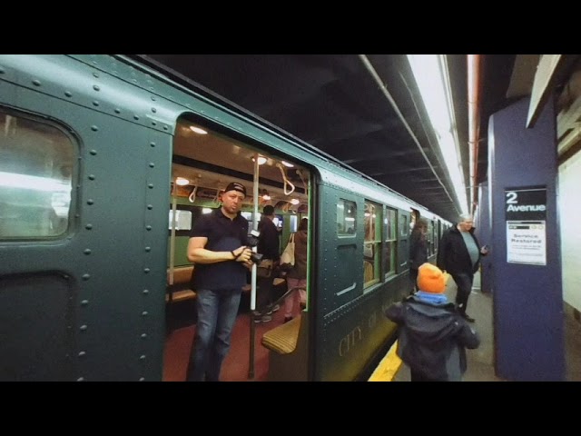 VR180 3D: MTA Holiday Nostalgia Train 2018 - View with Cardboard