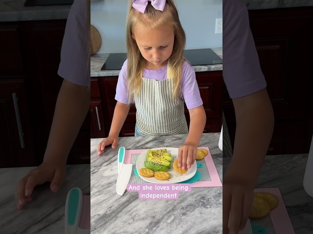 Summer snack idea for kids. 🥑#summersnacks #tinychef #tasty  #avocado #kidfriendly #healthysummer