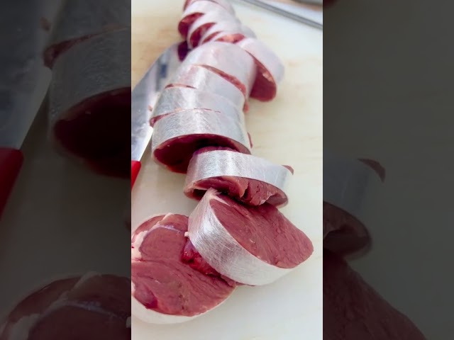 ‏قطاع لحم عجل مشكل🥩🥩