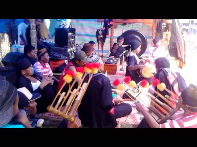 Beauty of Indonesia - Traditional Java Music (reog)