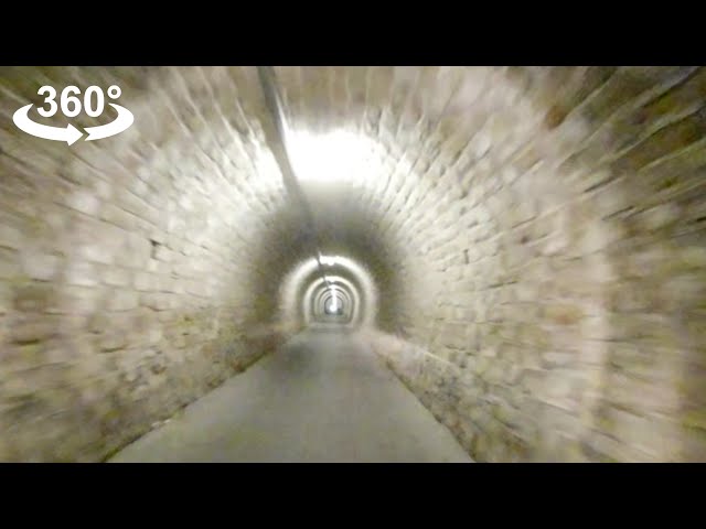 Driving through a tunnel on Vespa, 360 video