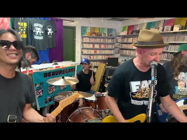 Bones | LIVE CLIP at Dead Dog Records