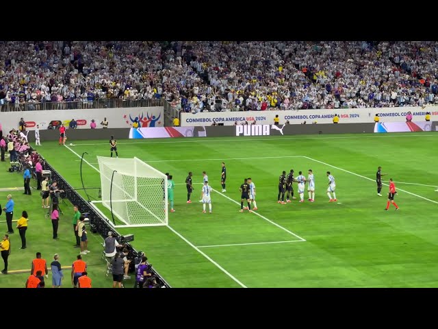 Argentina 1-0 Ecuador, First Goal