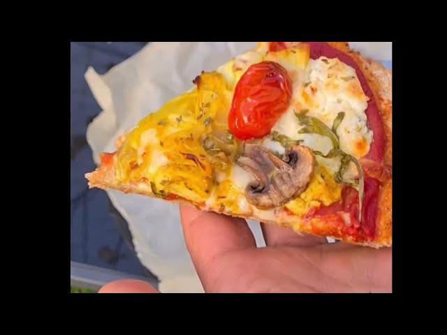 Pizza Diététique au Poulet Curry et Burrata – Savoureuse et Légère ! #PizzaDiététique #PouletCurry