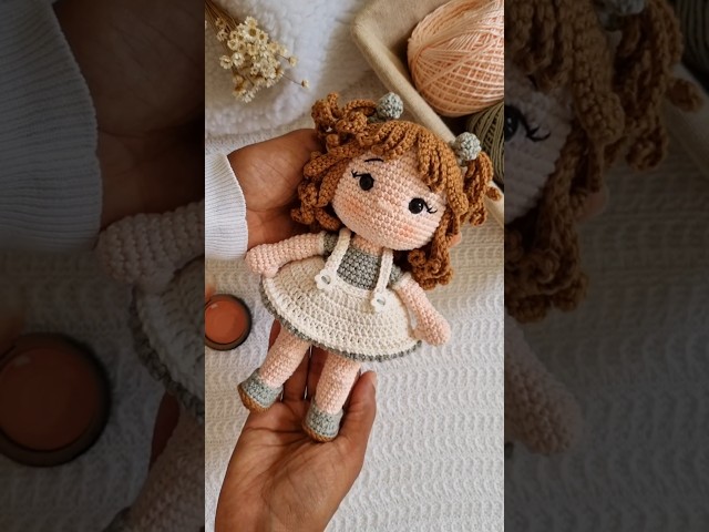 Boneca Pituquinha de Crochê Amigurumi 💚🥰 Receita disponível para compra @gehamigurumis