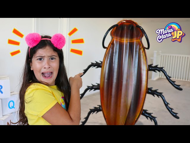 ¡JP asusta a Maria Clara con una cucaracha inflable!