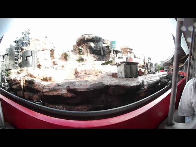 Torrents of water! Studio back lot tram at Walt Disney studios paris. 360 video.