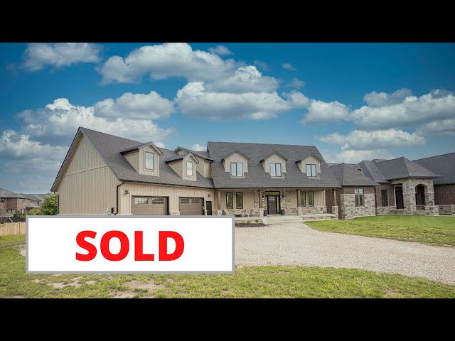 Canadian Houses| Inside a Single Family Home $759,000 | Life In Canada |Houses In Windsor Ontario