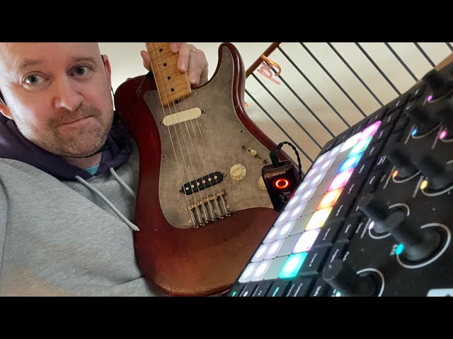 Novation Circuit Tracks + headphone amp guitar (deep house jam, no talking)