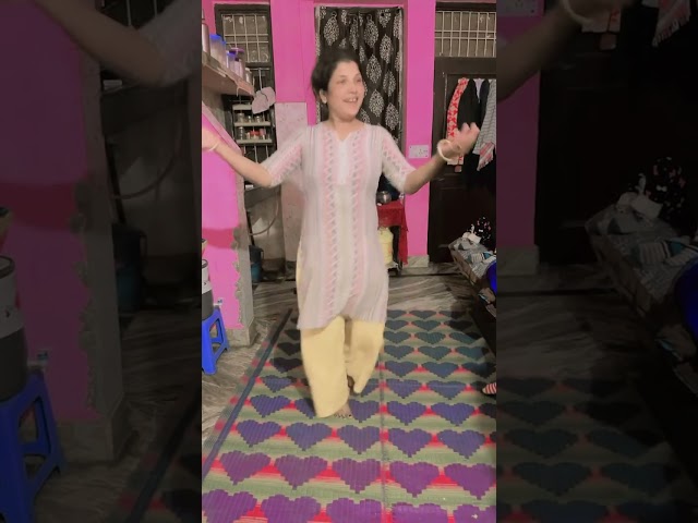 #suni bibi meri baat#dance #viradance #danceclips #viradance #viradance #💯💯💯