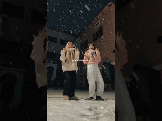 The First Snow - EXO | lyrics | dance | aesthetic | English songs | whatsapp Status | speed up