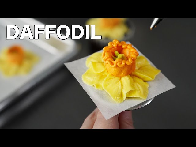 How to pipe daffodil [ Cake Decorating For Beginners ]