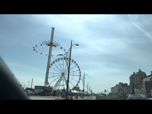 LITTLE DRIVE DOWN YARMOUTH SEAFRONT