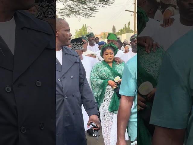 MC OLUOMO AND WIFE AT THE BURIAL CEREMONY OF K1 DE ULTIMATE’S MOTHER