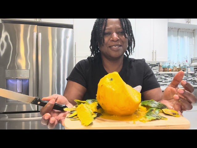 Biggest Mango In The World/How Caribbean People Eat Mango @theamazingmg6947