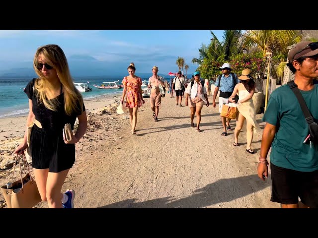 Nusa Penida beach | bikini beach walk | beautiful beach with beautiful view