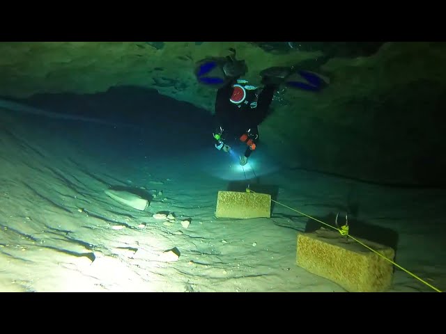 Diving to the Piano Room at Vortex Spring in Ponce De Leon, Florida.          Part 2 of 3